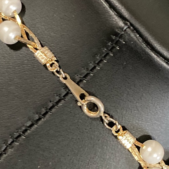 Faux pearl and gold tone 24 inch necklace - Picture 3 of 3